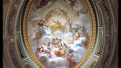 Hotel Regina Caserta · 4 stelle · A due passi dalla Reggia Affresco ovale sul soffitto con figure mitologiche e cornice decorata